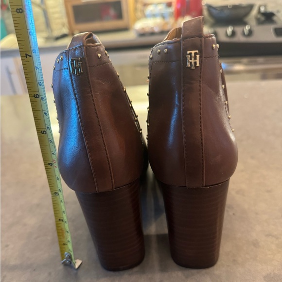 NWOT Brown Tommy Hilfiger open toe booties - Picture 5 of 5